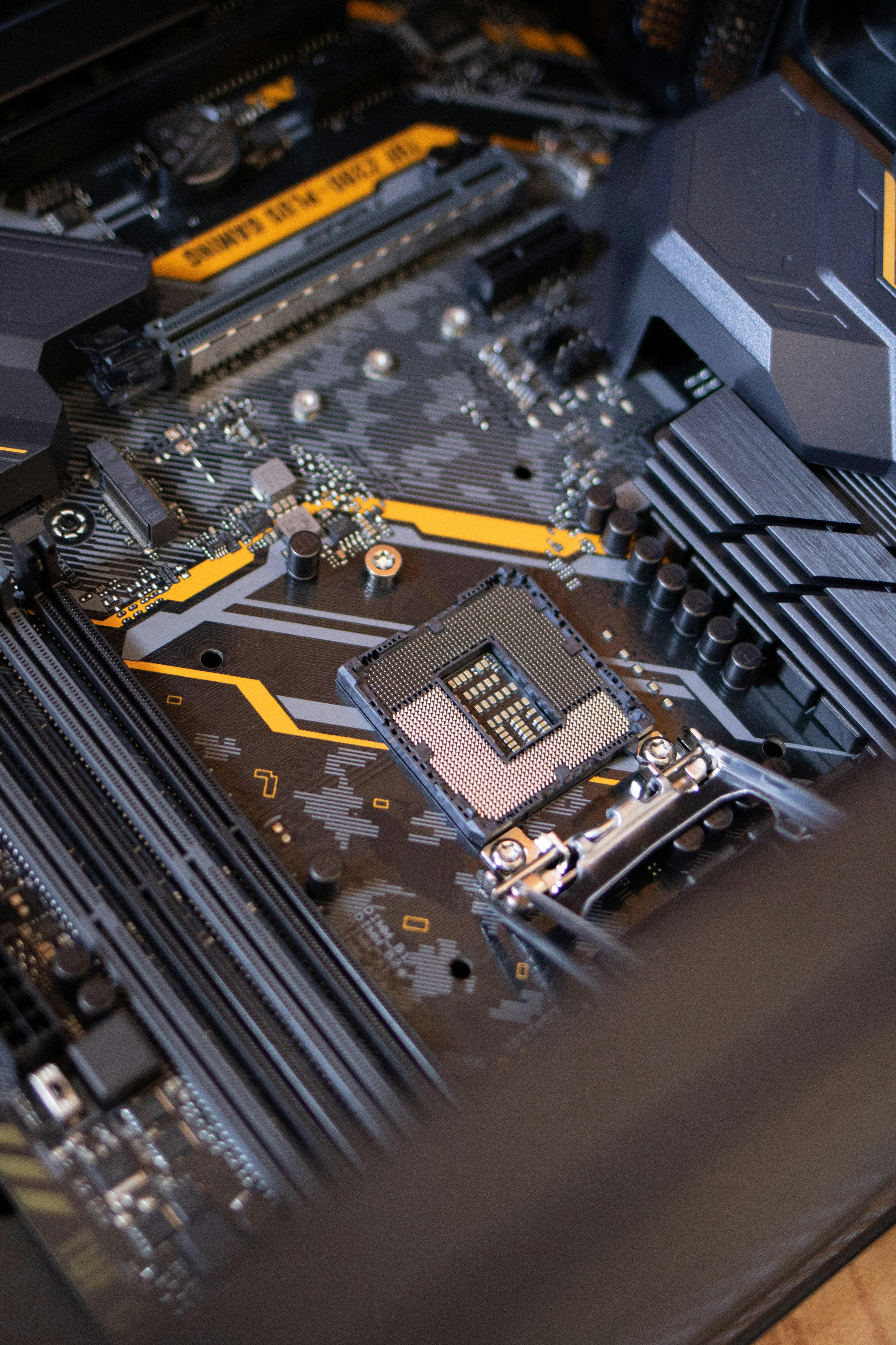 What are the main reasons for the heating of MOS tubes with very low internal resistance?